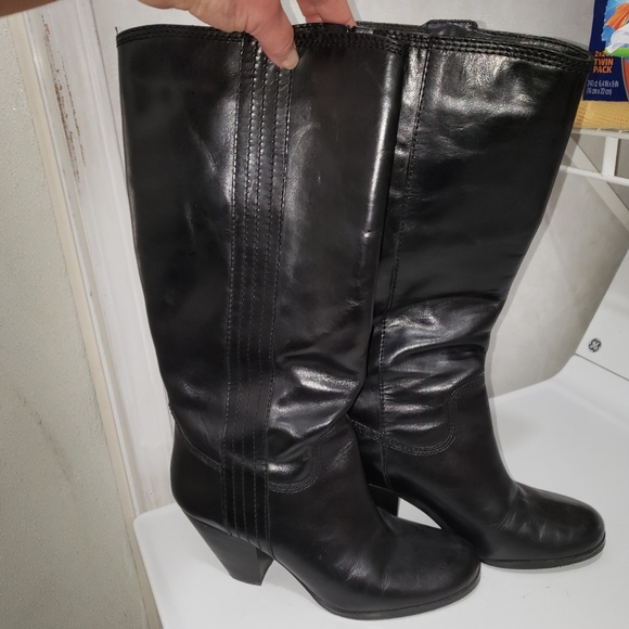 Arturo Chiang Black Boots - Picture 2 of 9